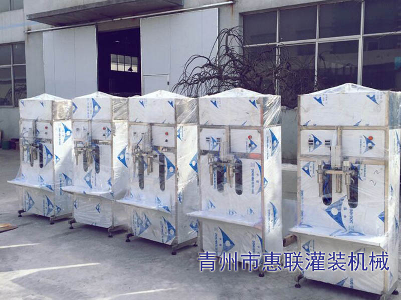 半自动洗衣液灌装机 半自动洗衣液灌装机